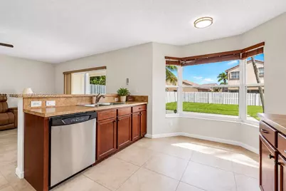 18961 NW 10th Ter, Pembroke Pines, FL 33029 - Photo 12