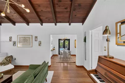 801 NE 70th St, Miami, FL 33138 - Photo 18