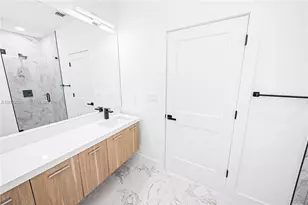 1780 NW 5th St, Miami, FL 33136 - Photo 18