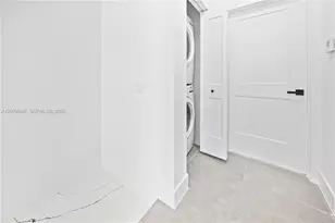 1780 NW 5th St, Miami, FL 33136 - Photo 12