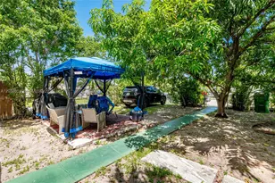 229-230 NW 48th Ct, Miami, FL 33126 - Photo 32