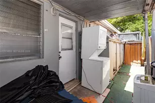 229-230 NW 48th Ct, Miami, FL 33126 - Photo 20