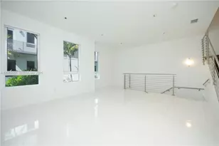 9165 NW 33rd St, Doral, FL 33172 - Photo 10