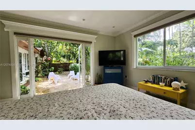 391 NE 131st St, North Miami, FL 33161 - Photo 22