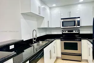 185 SE 14th Terrace, Miami, FL 33131 - Photo 6