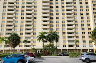 1833 S Ocean Dr, Hallandale Beach, FL 33009 - Photo 1