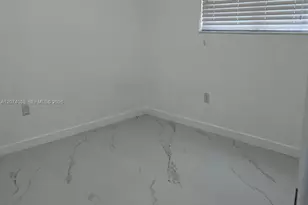 5560 W 21st Ct, Hialeah, FL 33016 - Photo 12