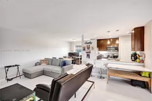 15645 SW 74th Cir Dr, Miami, FL 33193 - Photo 4