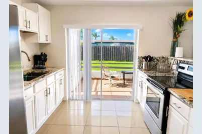 9331 NW 24th Pl, Sunrise, FL 33322 - Photo 2