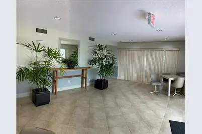 7900 Camino Cir #403, Miami, FL 33143 - Photo 1
