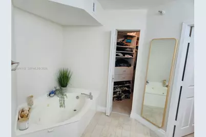 3530 Mystic Pointe Dr #2215, Aventura, FL 33180 - Photo 16