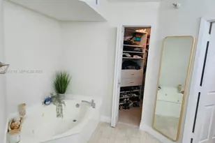 3530 Mystic Pointe Dr, Aventura, FL 33180 - Photo 16