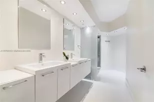 19900 E Country Club Dr, Aventura, FL 33180 - Photo 6