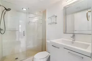 19900 E Country Club Dr, Aventura, FL 33180 - Photo 12