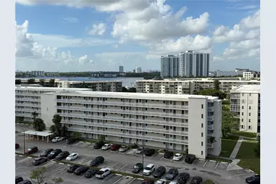 18011 Biscayne Blvd #905, Aventura, FL 33160 - Photo 1