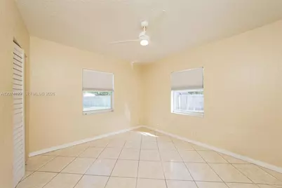 900 W Bloxham St, Lantana, FL 33462 - Photo 10