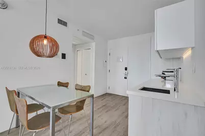 6080 Collins Ave #520, Miami Beach, FL 33140 - Photo 8