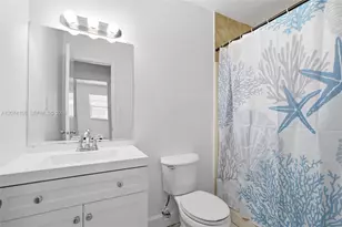 6040 Shaker Wood Cir, Tamarac, FL 33319 - Photo 20