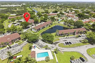 6040 Shaker Wood Cir, Tamarac, FL 33319 - Photo 2