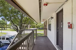 6040 Shaker Wood Cir, Tamarac, FL 33319 - Photo 6