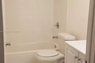 8100 Geneva Ct, Doral, FL 33166 - Photo 6