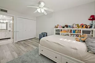 301 Racquet Club Rd, Weston, FL 33326 - Photo 10