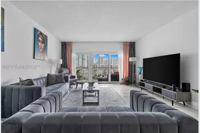 300 Bayview Dr #807, Sunny Isles Beach, FL 33160 - Photo 4