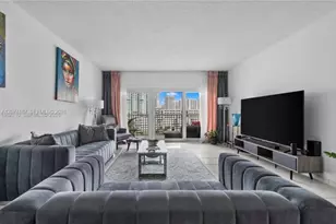 300 Bayview Dr, Sunny Isles Beach, FL 33160 - Photo 4