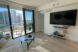 121 NE 34th St, Miami, FL 33137 - Photo 10