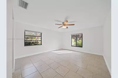 10251 NW 39th Ct, Coral Springs, FL 33065 - Photo 16