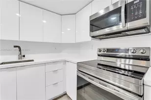 300 Bayview Dr, Sunny Isles Beach, FL 33160 - Photo 6