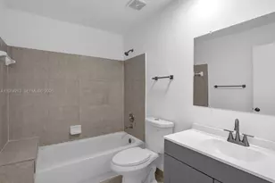 241 NW 40th St, Oakland Park, FL 33309 - Photo 8