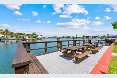 8550 Byron Ave #2G, Miami Beach, FL 33141 - Photo 1
