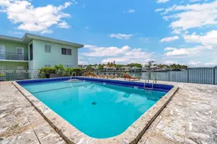8550 Byron Ave, Miami Beach, FL 33141 - Photo 18
