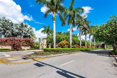 975 NE 34th Ave #103, Homestead, FL 33033 - Photo 2