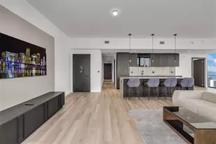 20 NE 11th St, Miami, FL 33132 - Photo 2
