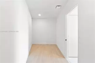 1400 Biscayne Blvd, Miami, FL 33132 - Photo 16