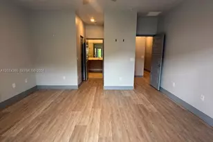 4940 NW 83rd Ave, Doral, FL 33166 - Photo 10