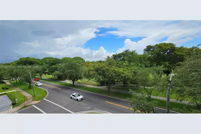 650 Coral Way #404, Coral Gables, FL 33134 - Photo 18