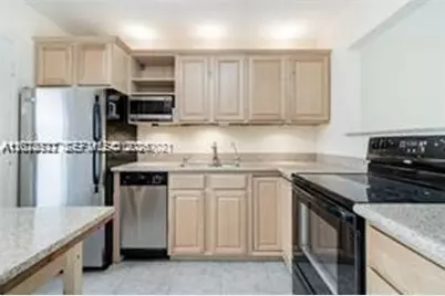 4750 NW 10th Ct #308, Plantation, FL 33313 - Photo 4