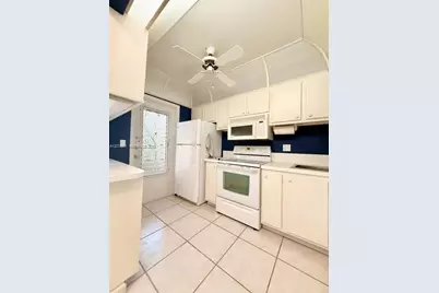 455 Paradise Isle Blvd #109, Hallandale Beach, FL 33009 - Photo 10