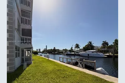 455 Paradise Isle Blvd #109, Hallandale Beach, FL 33009 - Photo 28