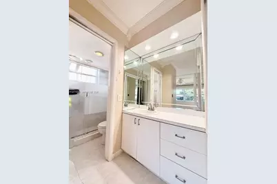 455 Paradise Isle Blvd #109, Hallandale Beach, FL 33009 - Photo 16