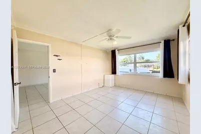 455 Paradise Isle Blvd #109, Hallandale Beach, FL 33009 - Photo 14