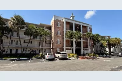 455 Paradise Isle Blvd #109, Hallandale Beach, FL 33009 - Photo 38