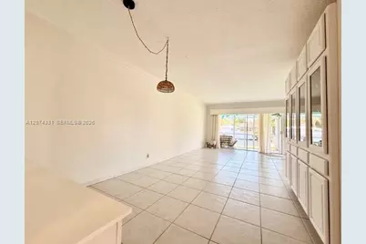455 Paradise Isle Blvd #109, Hallandale Beach, FL 33009 - Photo 6