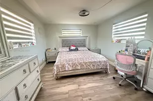1201 N 70th Way, Hollywood, FL 33024 - Photo 8