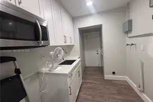 1201 N 70th Way, Hollywood, FL 33024 - Photo 12
