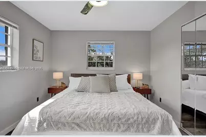 302 NW 9th St, Hallandale Beach, FL 33009 - Photo 32
