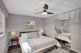 302 NW 9th St, Hallandale Beach, FL 33009 - Photo 12